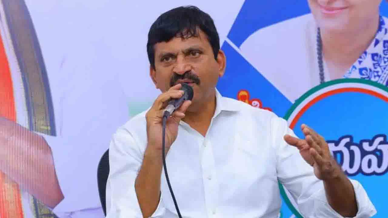 మంత్రి పొంగులేటి పర్యటనలో అపశ్రుతి
