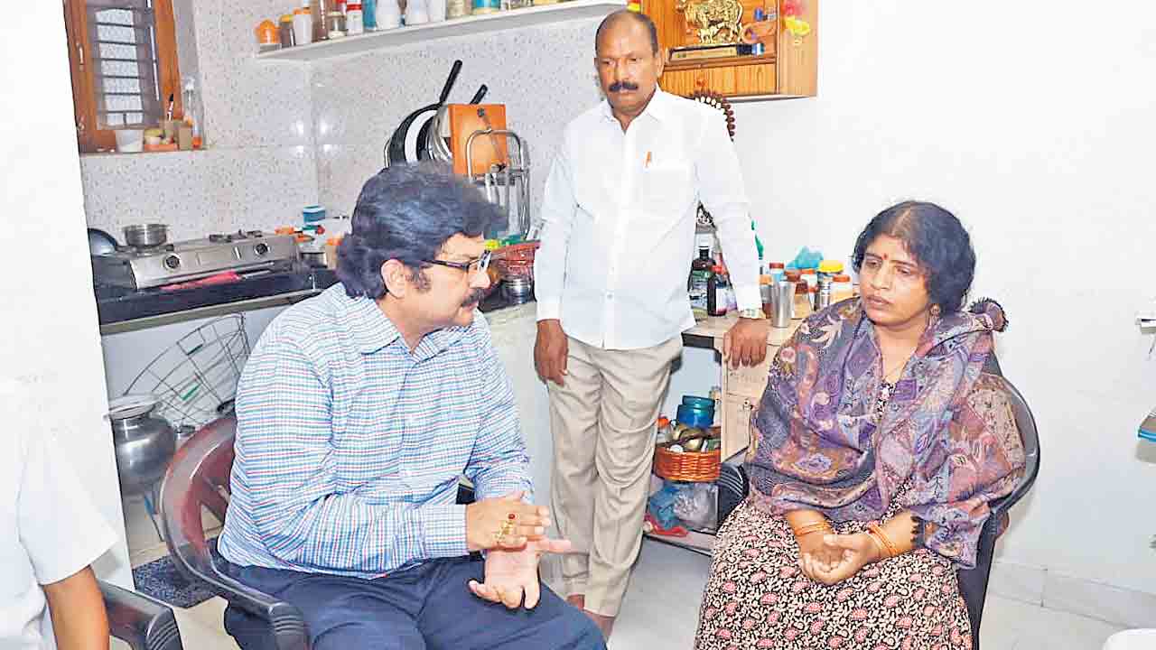 నళిని వైద్య ఖర్చుల బాధ్యత సర్కార్‌దే