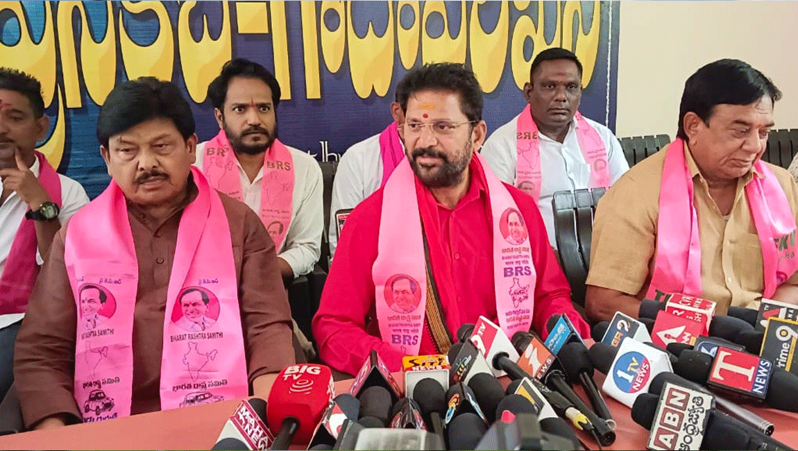 korukanti chandar | కార్మికులకు న్యాయం జరిగే వరకూ టీబీజీకేఎస్ తో కలిపి పోరాటం.. మాజీ ఎమ్మెల్యే, బీఆర్ఎస్ పెద్దపెల్లి జిల్లా అధ్యక్షుడు