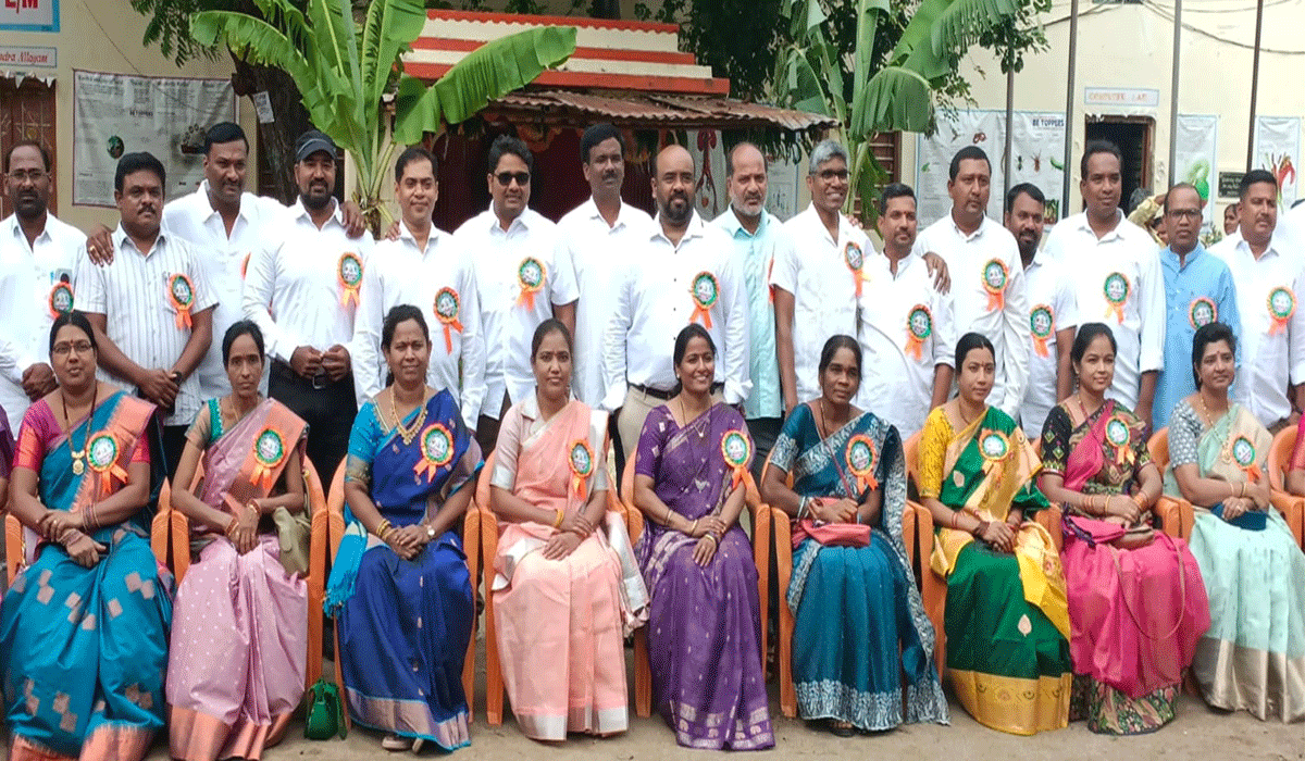 Geeta Vidyalayam | పూర్వ విద్యార్థుల చేయూతతో రూపుదిద్దుకున్న ‘గీతా విద్యాలయం’ బాల క్రీడా ప్రాంగణం