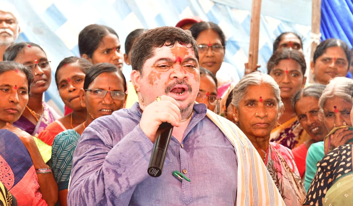 Minister Ponnam Prabhakar Goud | కేద్రం సరిగా సరఫరా చేయకపోవడం వల్లనే సమస్య.. మంత్రి పొన్నం ప్రభాకర్‌ గౌడ్‌