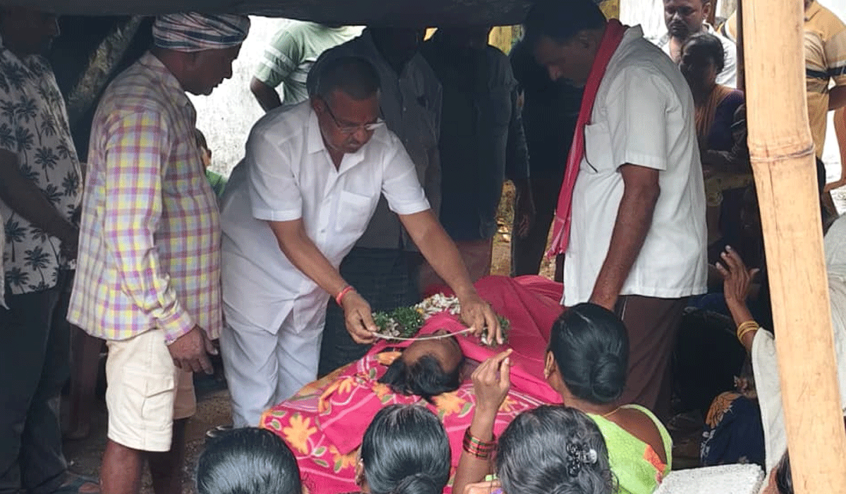 BRS leader | చిగురుమామిడిలో బీఆర్ఎస్ నాయకుడి మృతి .. నాయకుల నివాళి