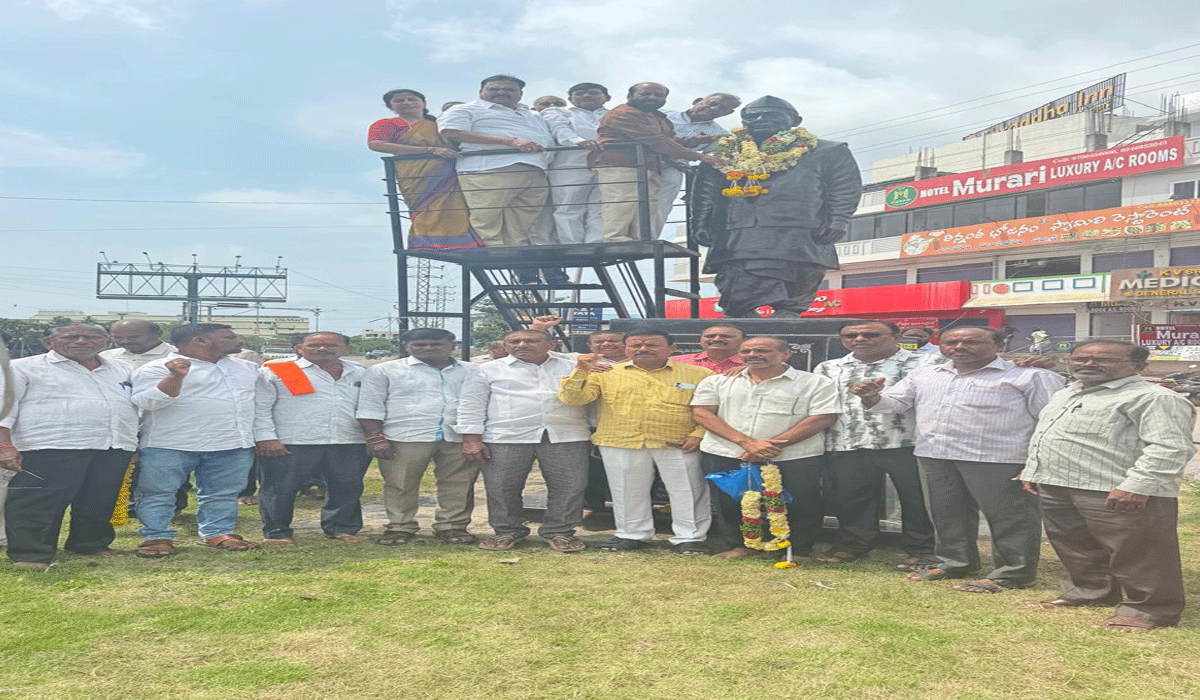 Konda Laxman Bapuji | కొండా లక్ష్మణ్ బాపూజీ సేవలు మరువలేనివి.. జిల్లా పద్మశాలి సంఘం అధ్యక్షుడు మెతుకు సత్యం