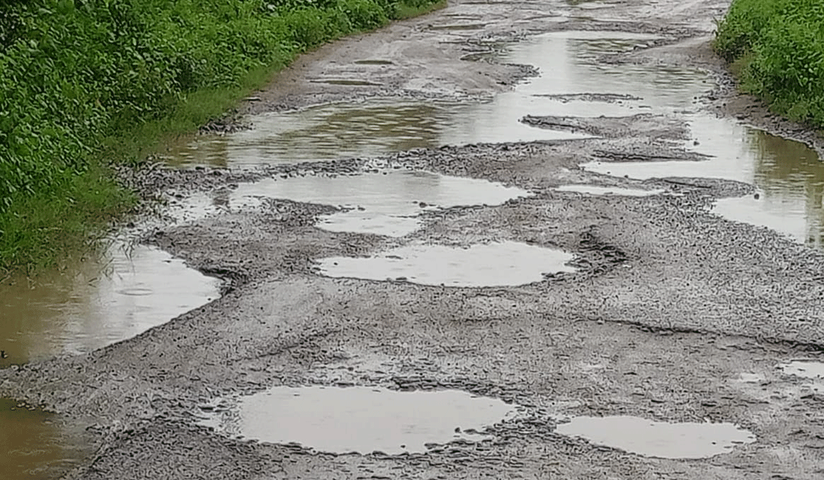 Internal roads | చినుకు పడితే చిత్తడే.. గన్నేరువరంలో అధ్వానంగా అంతర్గత రోడ్లు