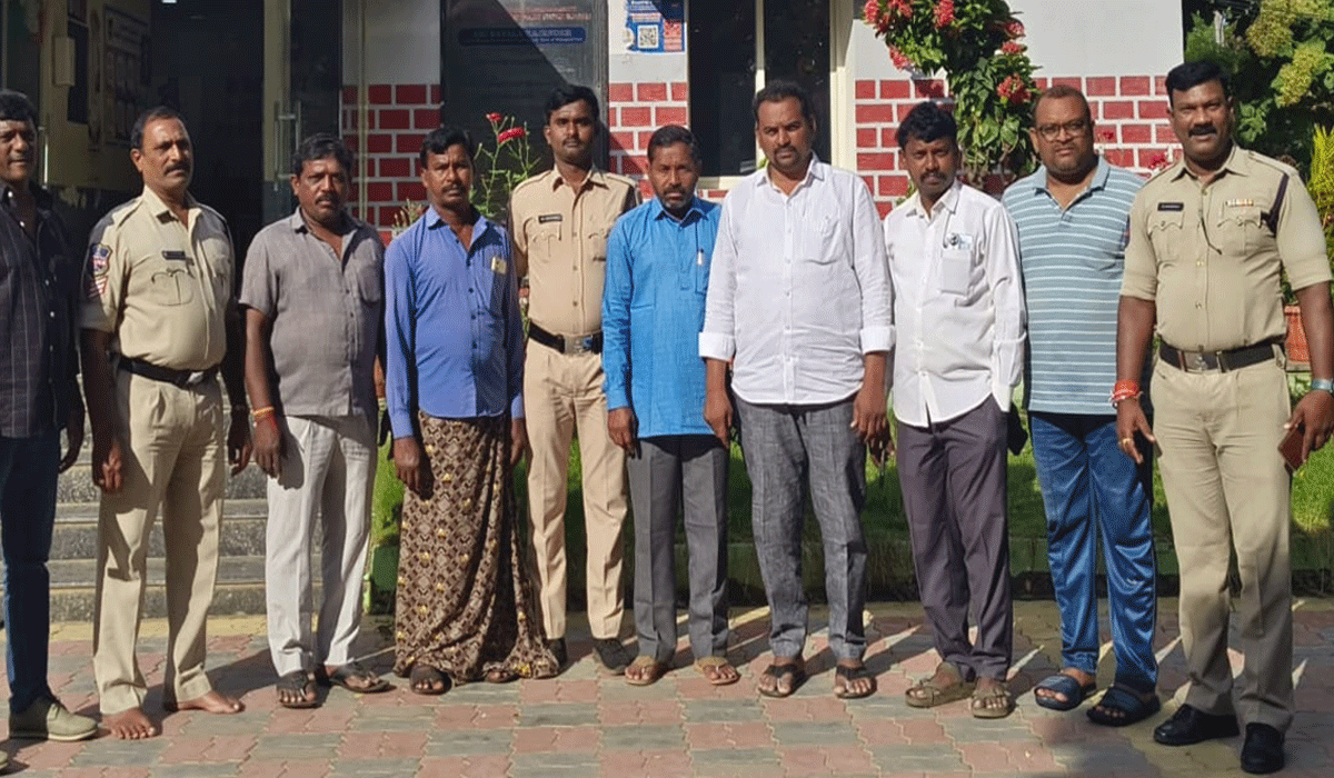 Mala Mahanadu leaders | మానకొండూర్ నియోజకవర్గంలో మాల మహానాడు నాయకుల ముందస్తు అరెస్ట్