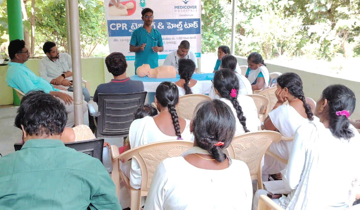 CPR training | పెగడపల్లి ప్రభుత్వ వైద్య ఆరోగ్య కేంద్రంలో సీపీఆర్ పై శిక్షణ