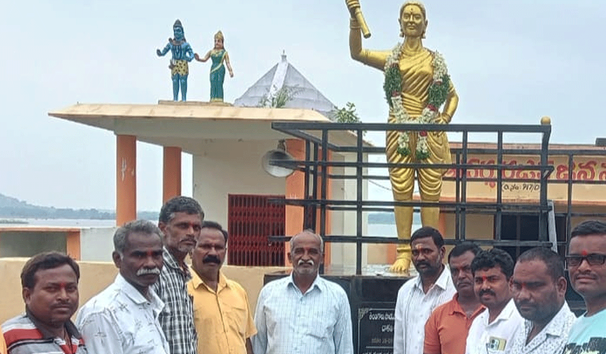 Chakali Ailamma Jayanti | చిగురుమామిడిలో ఘనంగా చాకలి ఐలమ్మ జయంతి వేడుకలు