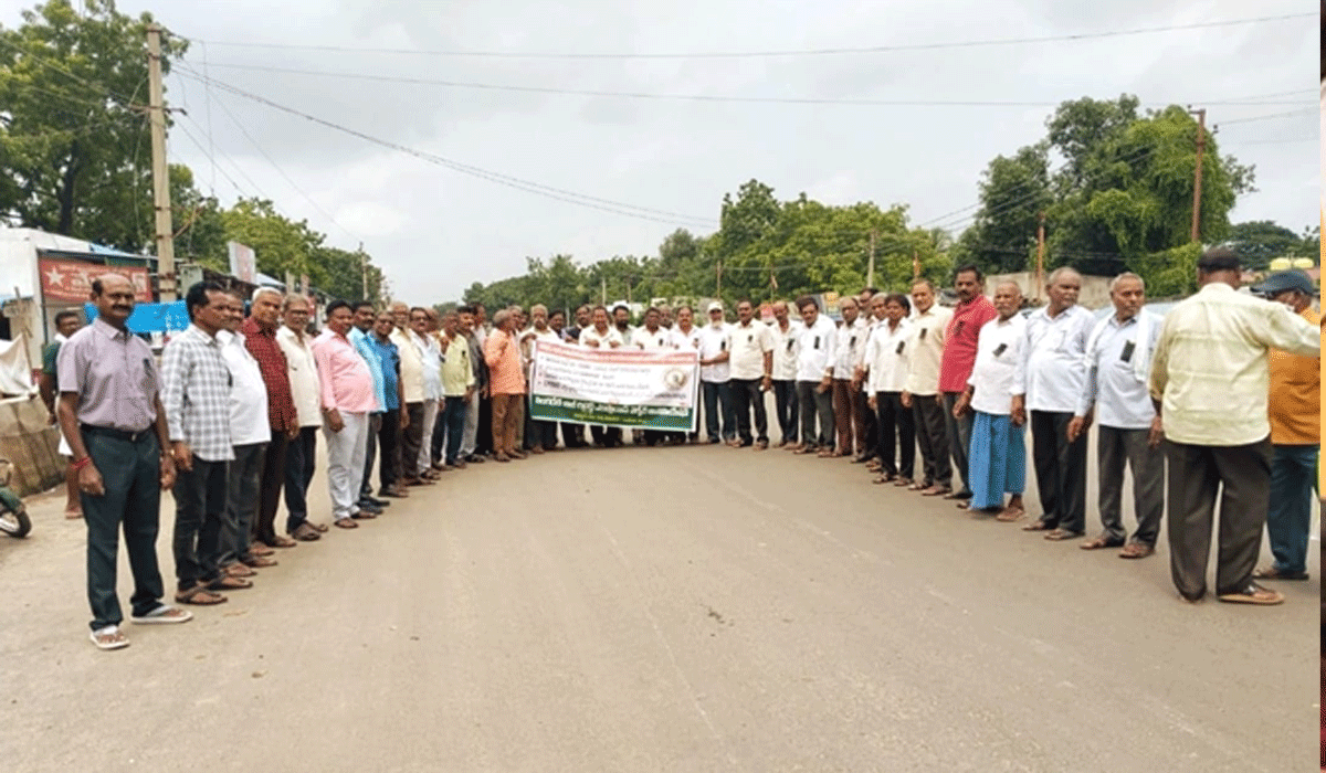 Singareni workers’ strike | సింగరేణి కార్మికుల మహాధర్నాకు సంఘీభావంగా ఉద్యోగుల మద్దతు
