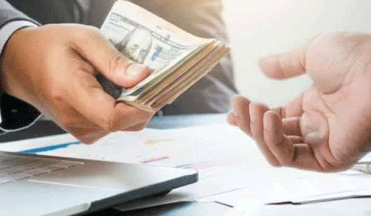 Finance business | బల్దియా ఉద్యోగి ఫైనాన్స్ బిజినెస్…!.. బినామీగా భార్య పేరుపై అధిక వడ్డీలకు అప్పులు