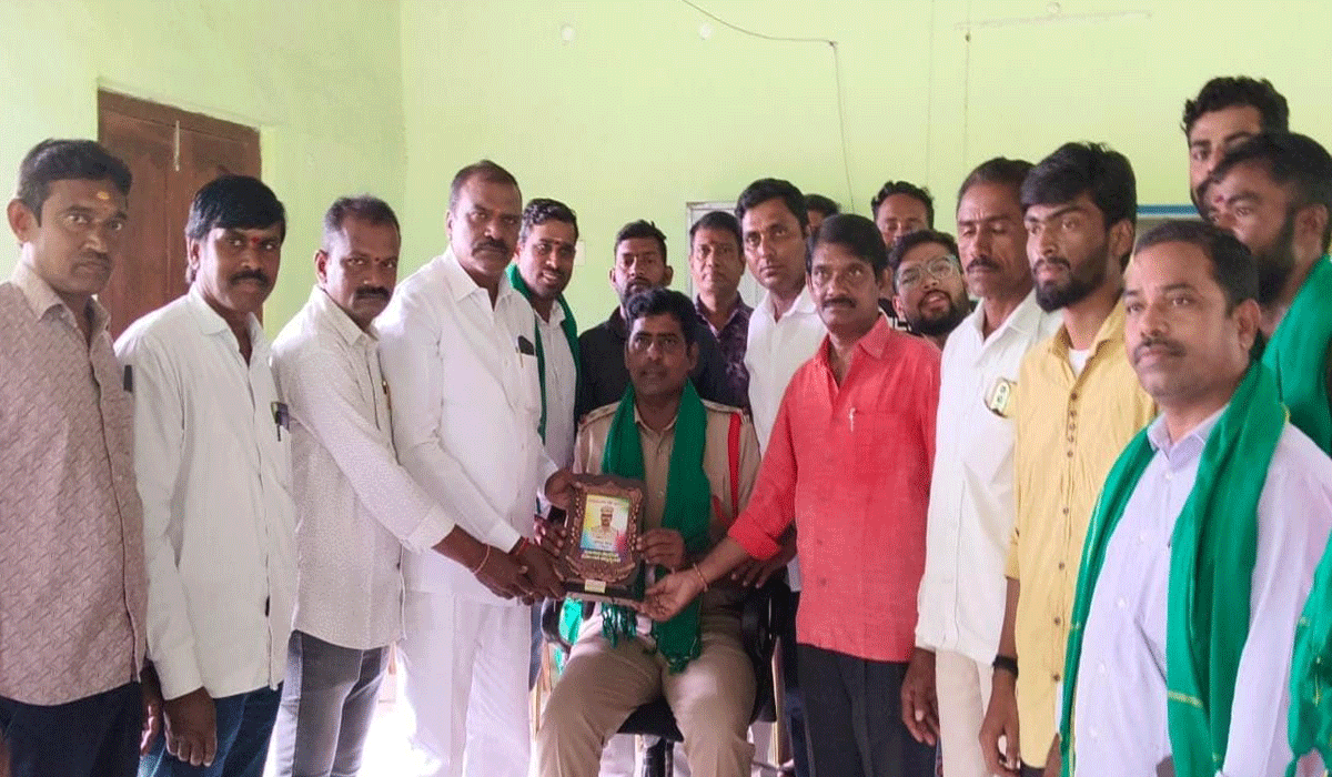 Environmental protection | పర్యావరణ పరిరక్షణ అందరి బాధ్యత.. పొత్కపల్లి ఎస్సై దీకొండ రమేష్