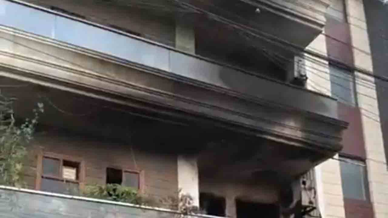 AC unit catches fire | ఏసీ యూనిట్‌లో మంటలు.. ఒకే కుటుంబంలో ముగ్గురు మృతి