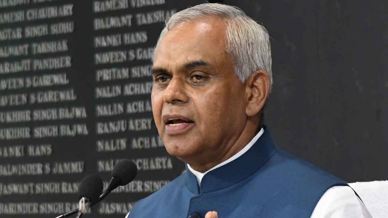 మహారాష్ట్ర గవర్నర్గా దేవవ్రత్కు అదనపు బాధ్యతలు