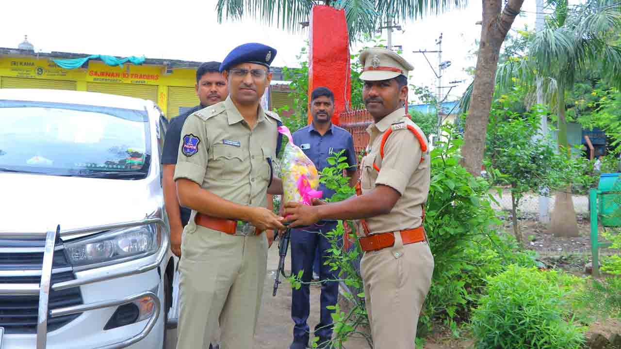 Crime controll | నేరాల నియంత్రణ లక్ష్యంగా పోలీసులు పనిచేయాలి : అడిషనల్ ఎస్పీ అవినాష్ కుమార్