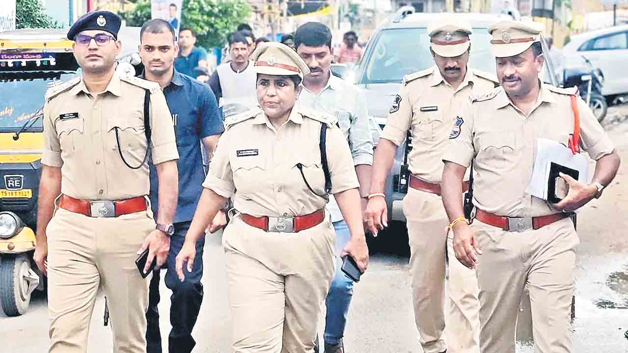 నిర్మల్‌లో అడుగడుగునా నిఘా