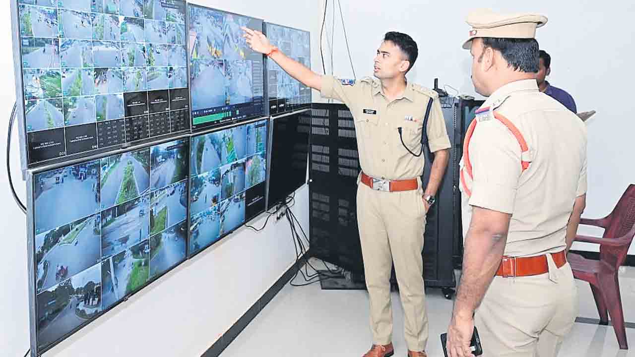 నిమజ్జనోత్సవానికి పటిష్ట బందోబస్తు