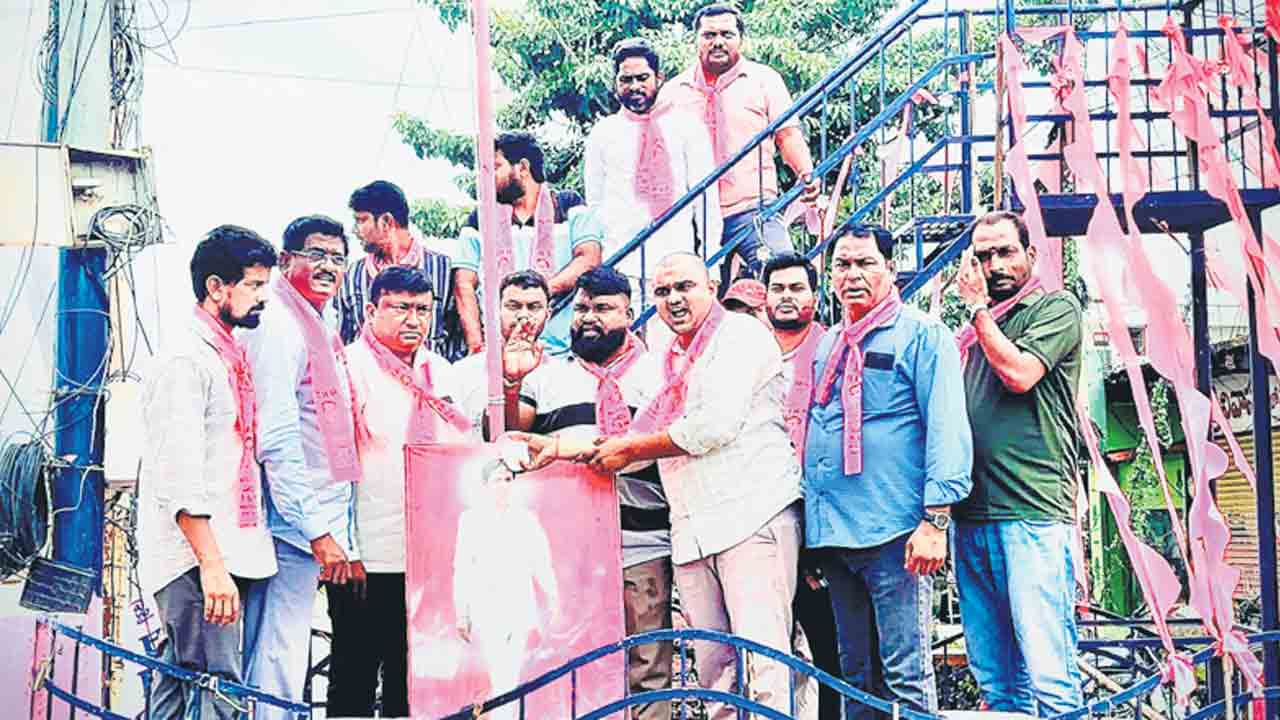 లక్ష ఎకరాలకు నీరందించిన ఘనత కేసీఆర్‌దే