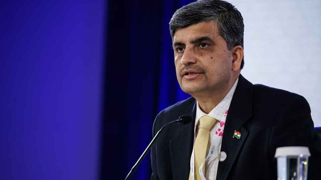 పదవీ బాధ్యతల్లోకి సేథ్‌