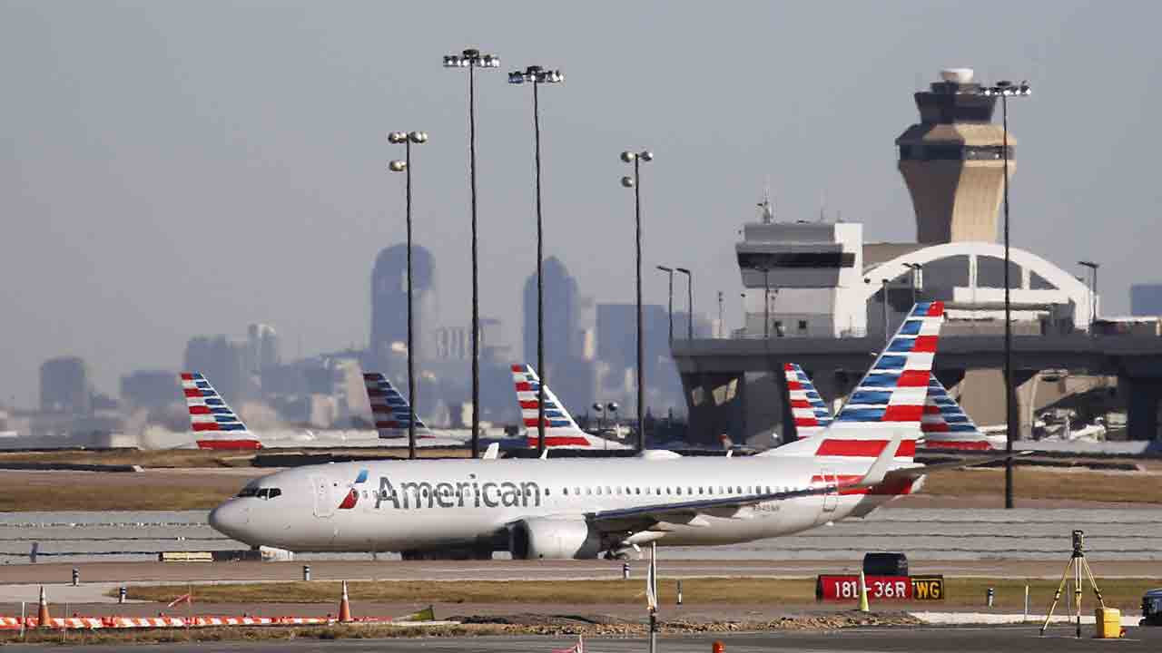 Dallas Airport | టెలికాం సర్వీసుల్లో అంతరాయం.. అమెరికాలో 1,800 విమాన సర్వీసులపై తీవ్ర ప్రభావం