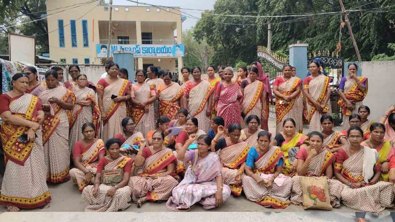 అంగన్‌వాడీల ఆందోళనలు