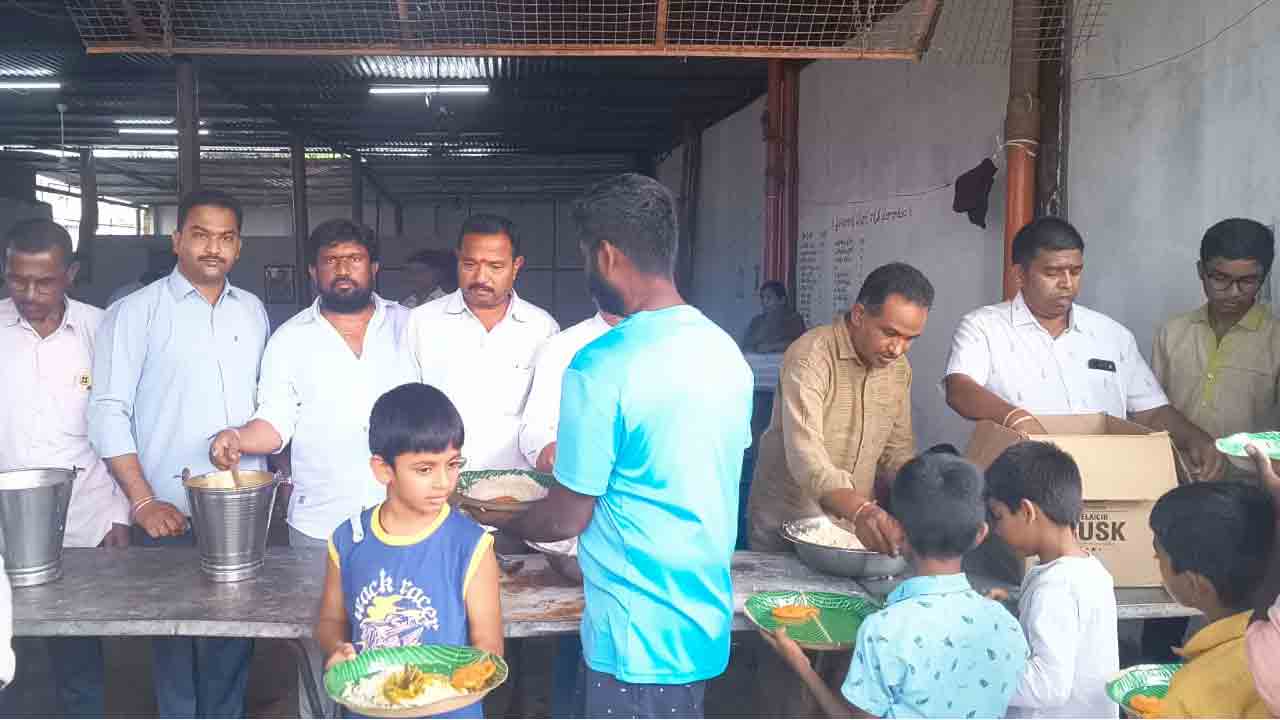 Konda Laxman | కొండా లక్ష్మణ్‌ జయంతి సందర్భంగా పద్మశాలీల ఆధ్వర్యంలో అన్నదానం