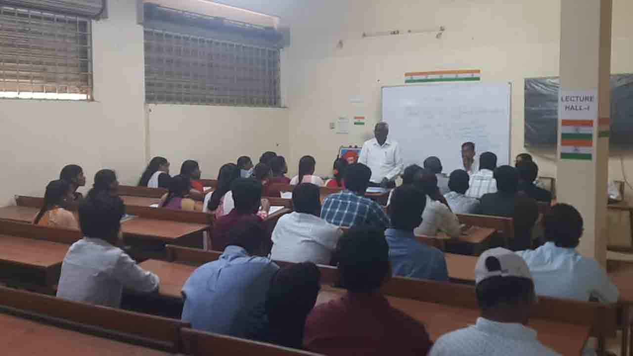 BC Study Circle | బ్యాంకింగ్ సర్వీసుల కోసం బీసీ స్టడీ సర్కిల్‌లో ప్రత్యేక కోచింగ్