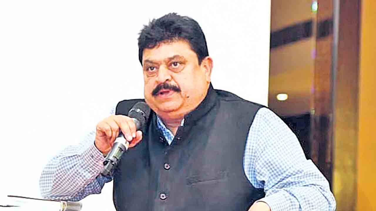 రాష్ట్ర ప్రభుత్వమే యూరియా కొరత సృష్టిస్తున్నది