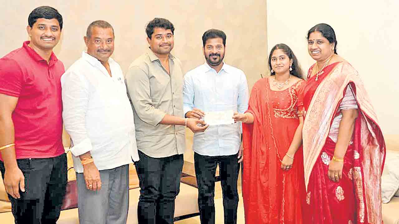 యూరియా పాపం.. పచ్చనోటుతో మాయం!