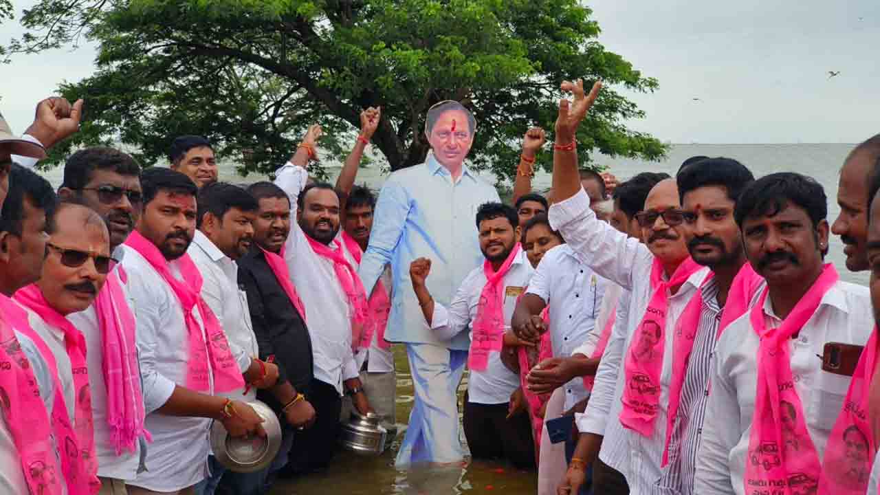 కేసీఆర్పై బురదజల్లే ప్రయత్నం చేస్తే ఊరుకోం : మాజీ జెడ్పీటీసీ మ్యాకల రవి