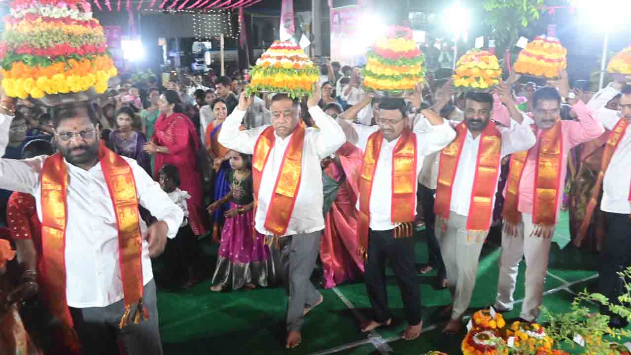 కేసీఆర్‌తోనే బతుకమ్మకు ప్రపంచస్థాయి గుర్తింపు