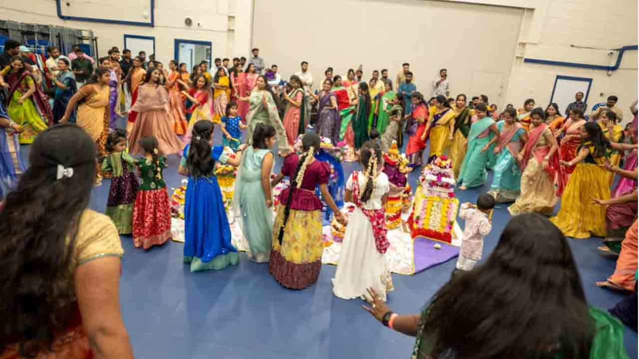 Bathukamma Celebrations | యూకేలో ఎల్టీఏ ఆధ్వర్యంలో ఘనంగా బతుకమ్మ సంబురాలు