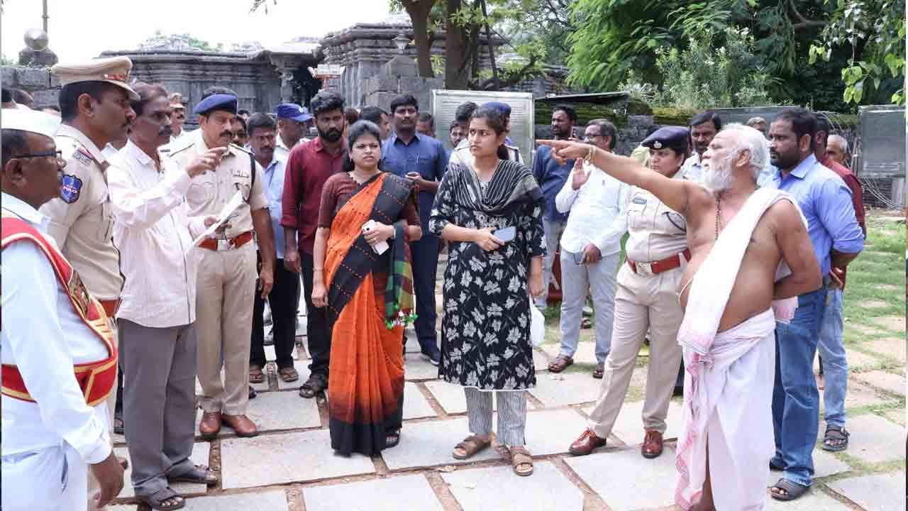 Bathukamma Festival | ఎక్కువ సంఖ్యలో మహిళా పోలీసులను నియమించాలి.. బతుకమ్మ ఏర్పాట్లపై కలెక్టర్‌ స్నేహ శబరీష్