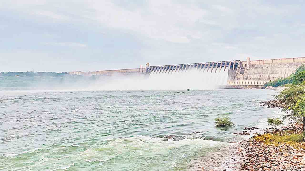 వట్టి మాటలు కట్టిపెట్టండి