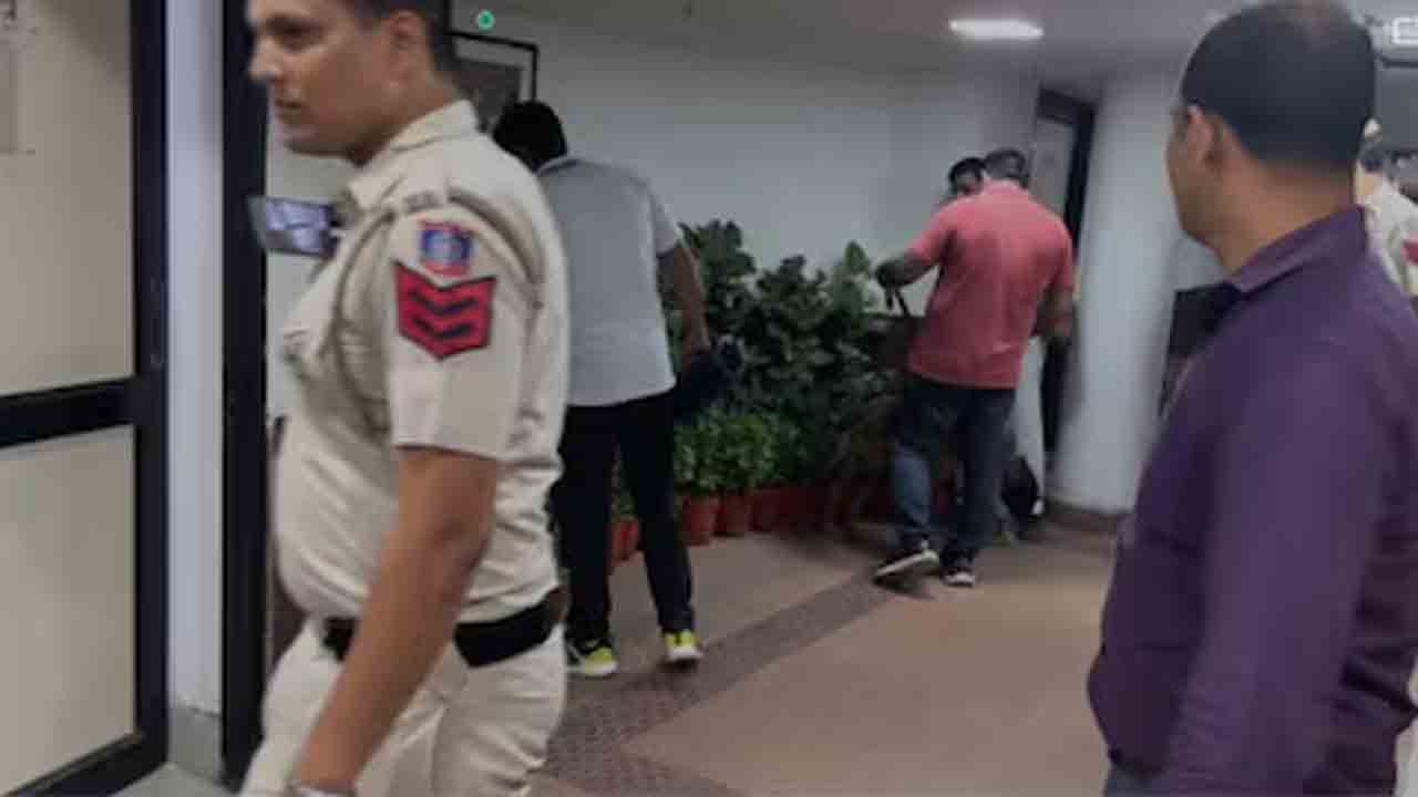 Bomb Threat | మధ్యాహ్నం 3.30 గంటలకు పేల్చేస్తాం.. ఢిల్లీ సీఎం సెక్రెటేరియట్‌కు బాంబు బెదిరింపు