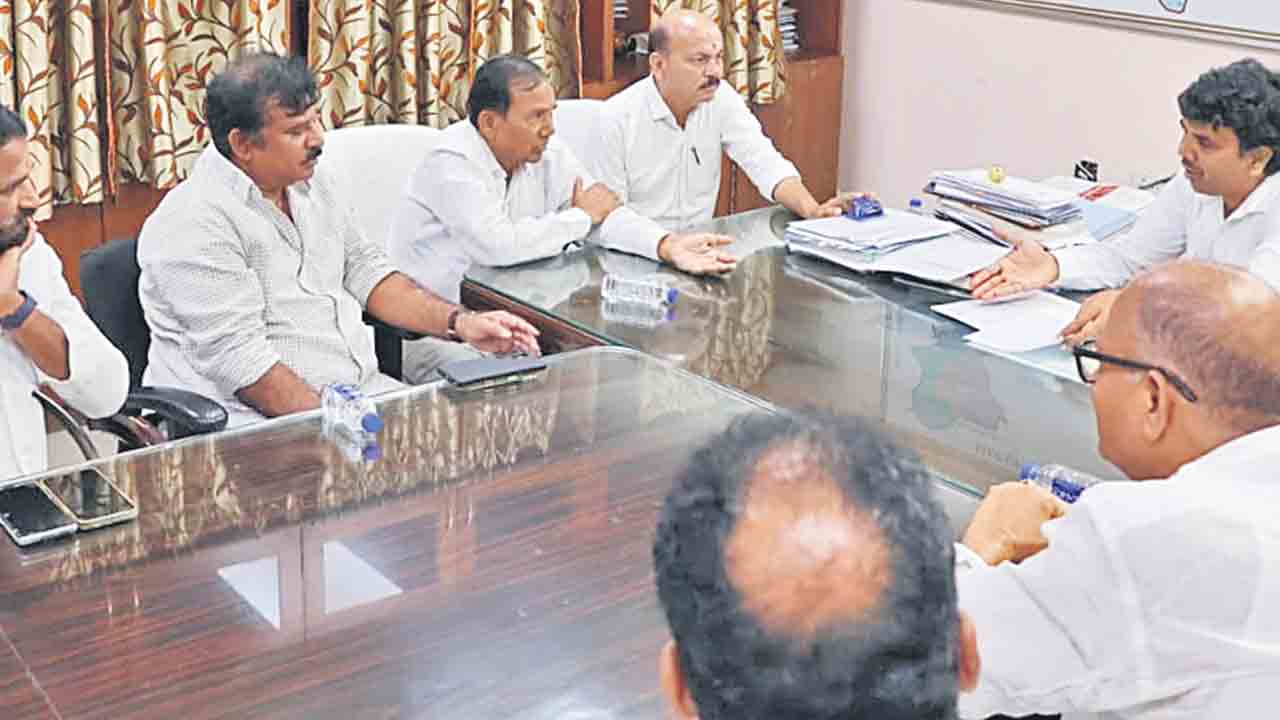 ఎందుకీ వివక్ష !