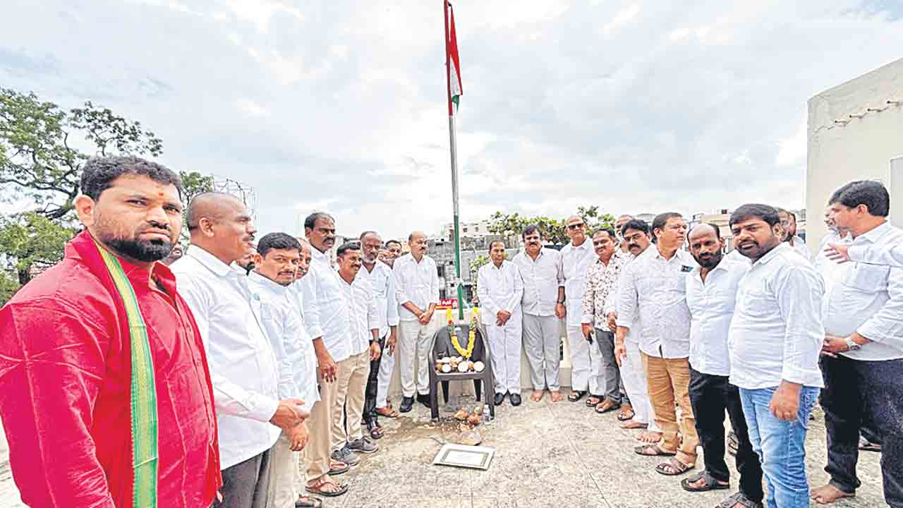 కేసీఆర్‌ పాలనలో తెలంగాణ ఆదర్శం