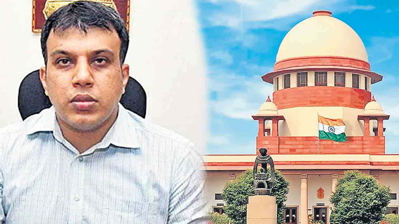 కోర్టు అంటే లెక్కలేదా?.. సిరిసిల్ల కలెక్టర్‌పై హైకోర్టు ఆగ్రహం.. వారంట్‌ జారీ