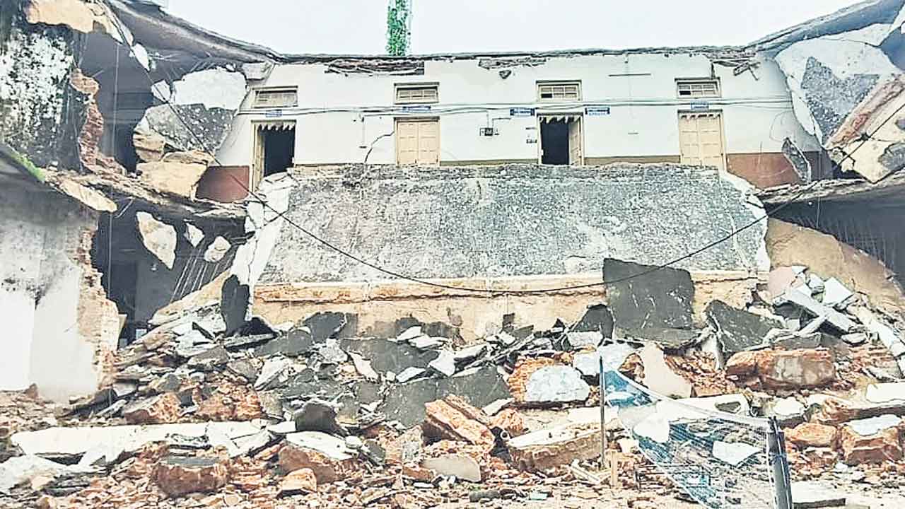 ఉద్యోగులకు ప్రాణసంకటం!