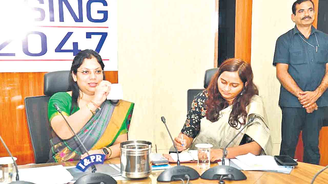 స్థానిక రిజర్వేషన్లు ఖరారు.. బీసీలకు పెరిగిన ప్రాతినిధ్యం