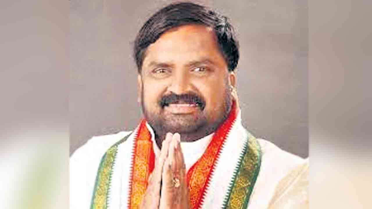 కాంగ్రెస్‌లో జూబ్లీహిల్స్‌ కుంపటి.. సీఎం వర్గానికి ధీటుగా పావులు కదుపుతున్న మాజీ ఎంపీ