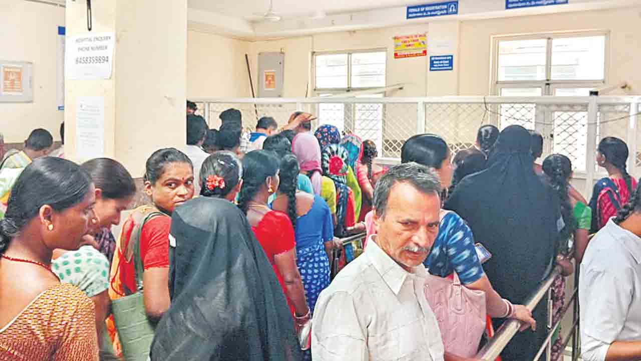 మంత్రులూ.. ప్రజల గోడు పట్టించుకోరా !