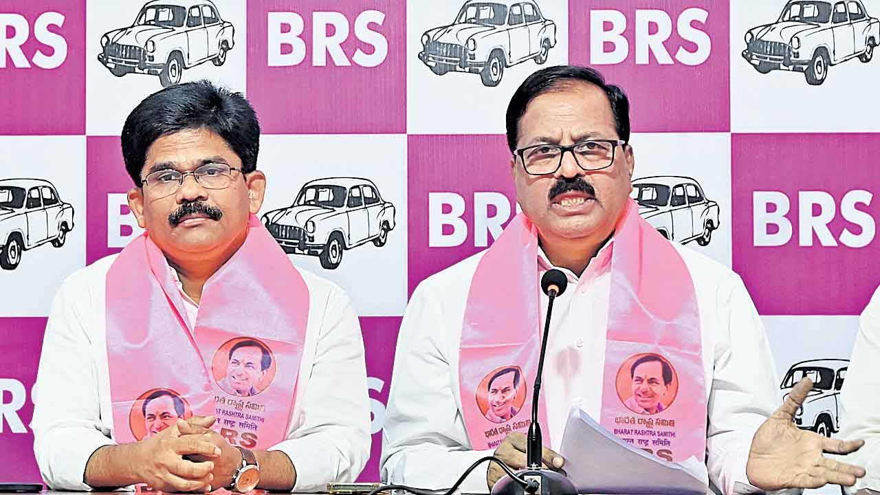 ఇందిరమ్మ రాజ్యమంటే నిర్బంధమేనా?.. కార్పొరేషన్‌ మాజీ చైర్మన్‌ దేవీప్రసాద్‌