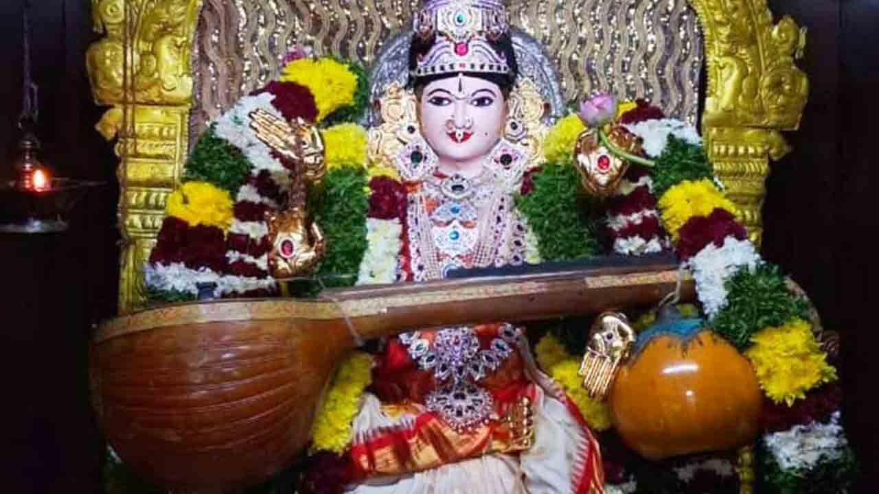 Devinavratri Celebrations | దేవీ శరన్నవరాత్రి ఉత్సవాలు.. సరస్వతీ దేవి అలంకారంలో శ్రీ దుర్గా పరమేశ్వరి దర్శనం