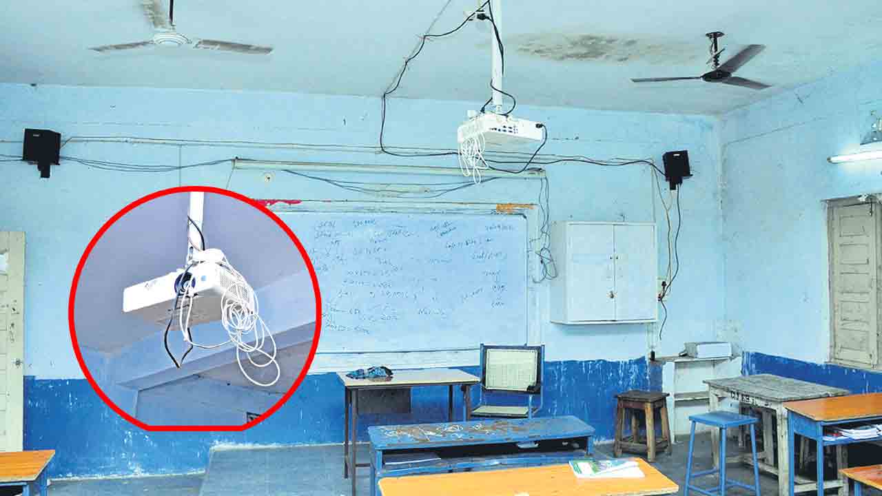 ఇంటర్‌లో.. డిజిటల్‌ క్లాసుల గోల !