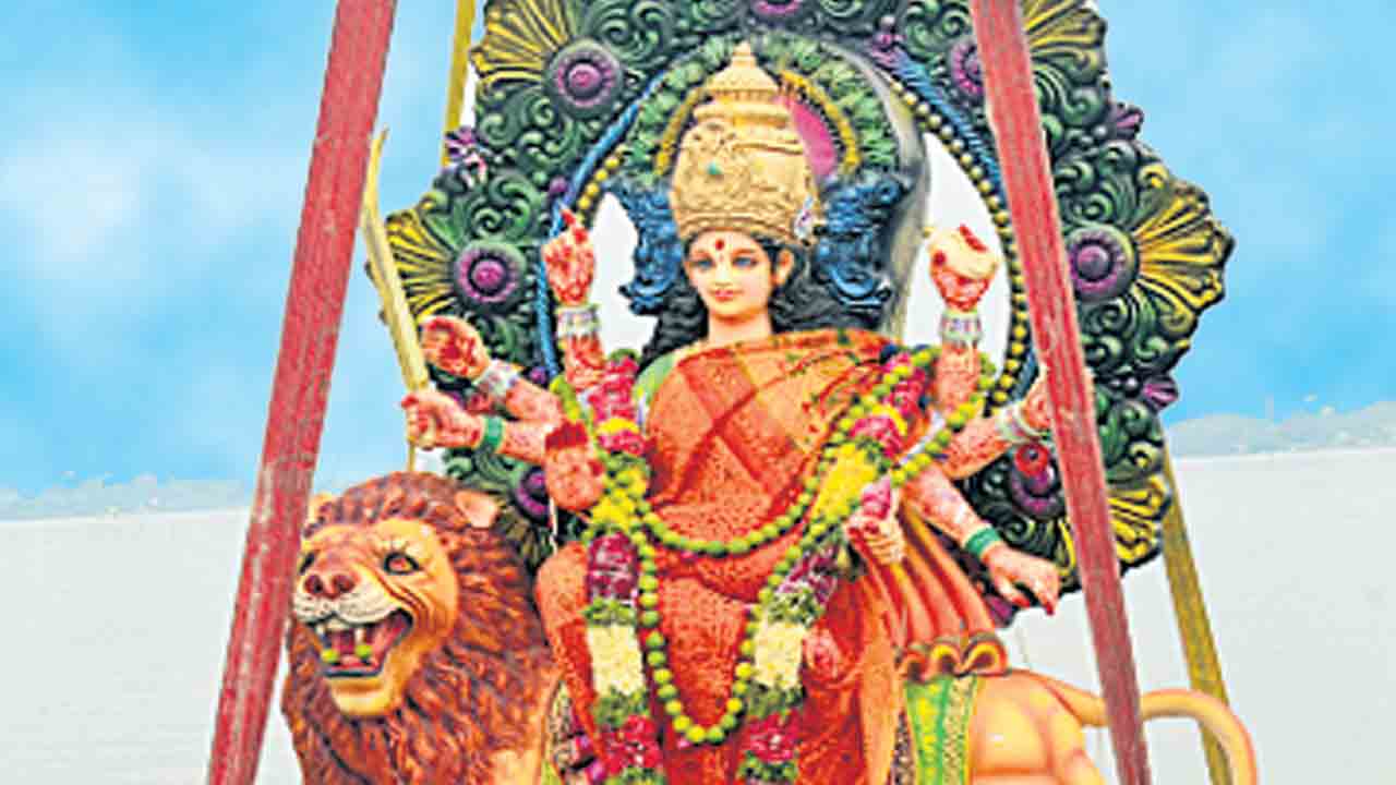 దుర్గమ్మా.. అక్రమాలు చూడమ్మా!