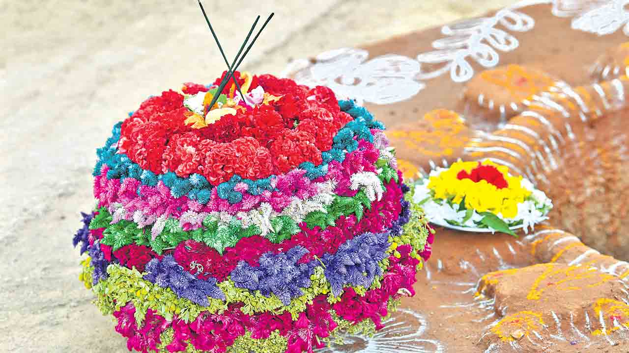 ఎంగిలిపూల బతుకమ్మ