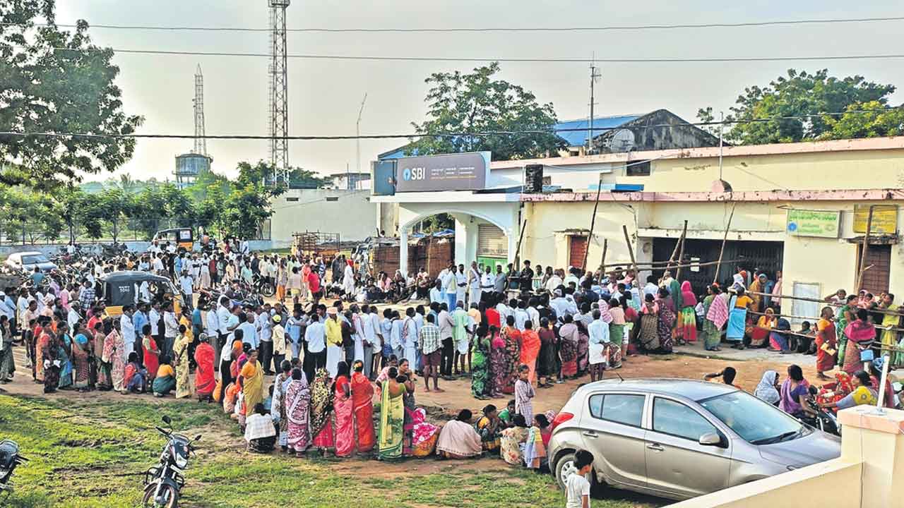 ఊరూరా యూరియా రణరంగం.. కర్షకులకు బీఆర్‌ఎస్‌ మద్దతు