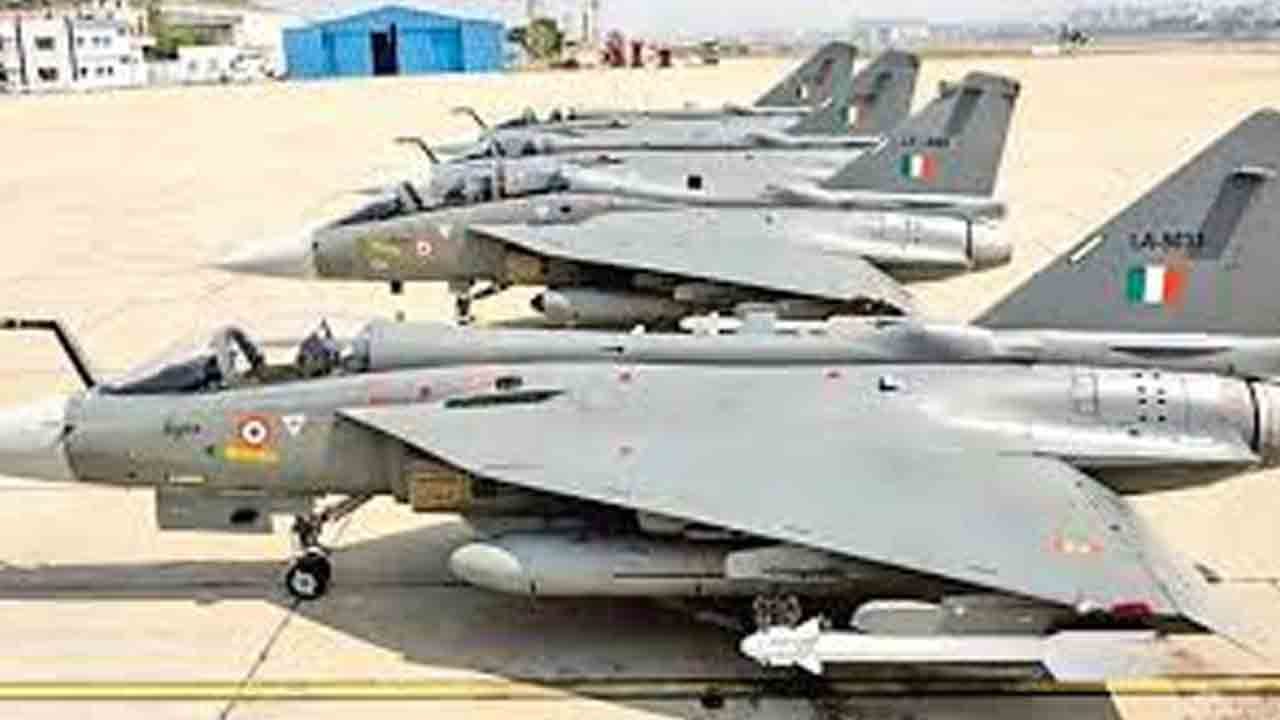 రూ.62,370 కోట్లతో 97 తేజస్‌ ఫైటర్‌ జెట్లు