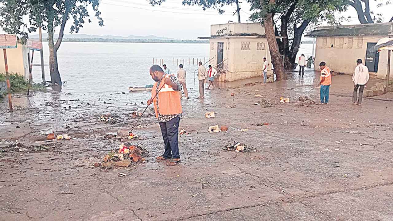 శాంతించిన గోదావరి