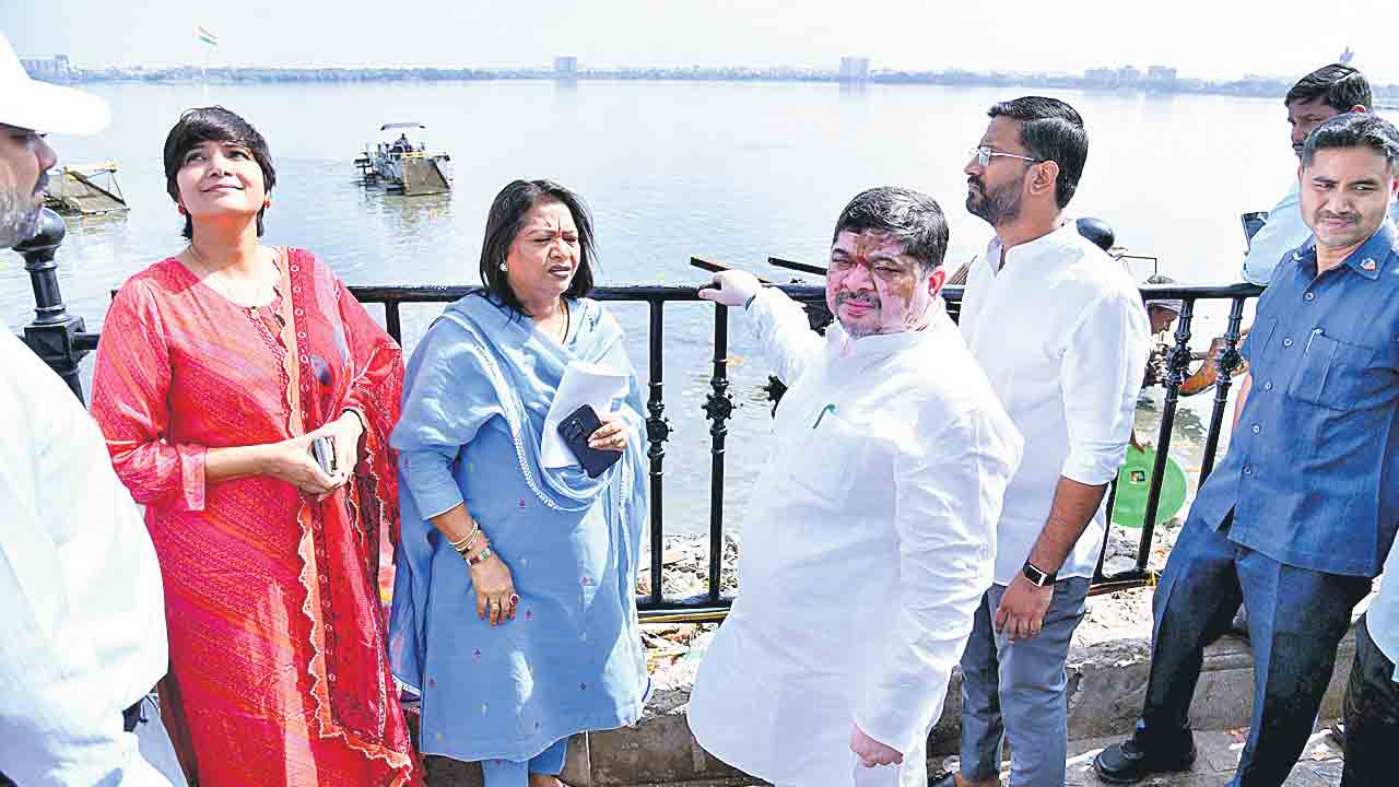 ఫ్రెండ్లీ పోలీస్‌ అంటే ఇదేనా?