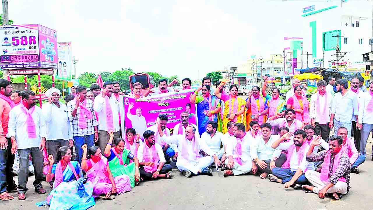 భూపాలపల్లి అభివృద్ధిపై ఎమ్మెల్యే శీతకన్ను